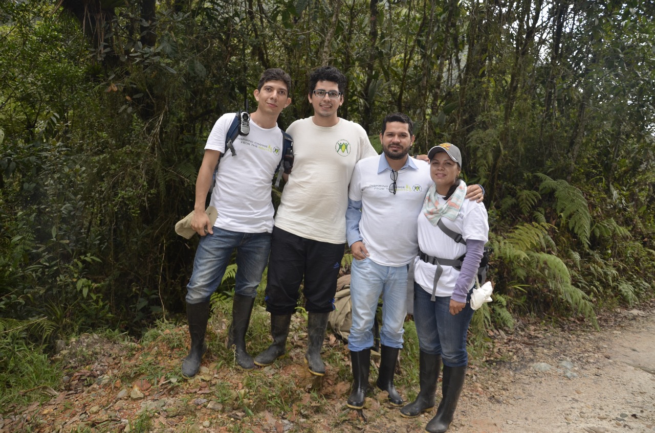 Carlos Andrés Hernández, Oscar Yesid Hernández, Fabio Leonardo Meza y Eliana Ramos Pallares integrantes del colectivo ‘Conservación de las Salamandras en Santander’. Foto: Cortesía Universidad Industrial de Santander.