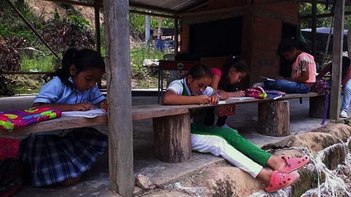 'San Juan Lee' es un proyecto sin ánimo de lucro que se desarrolla con el amor y la vocación de enseñar.