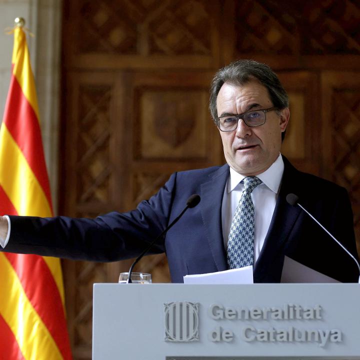 El presidente de Cataluña, Artur Mas, afirmó hoy que su gobierno mantendrá la consulta soberanista del 9 de noviembre "con urnas y papeletas", pero en base a otro marco jurídico de "participación" ciudadana ya existente. / Foto: EFE/Alberto Estévez