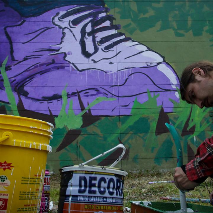 'Barrio Mío, la Ruta del Color' es una iniciativa para pintar las fachadas de 206 viviendas del barrio Villahermosa. Foto: Colprensa. Marzo 2018.