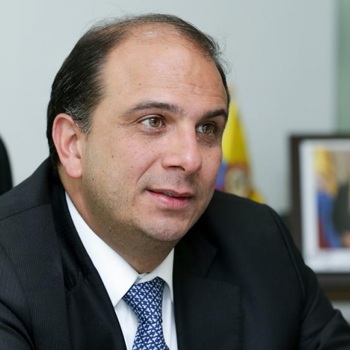 Carlos Camargo Assís, defensor del Pueblo