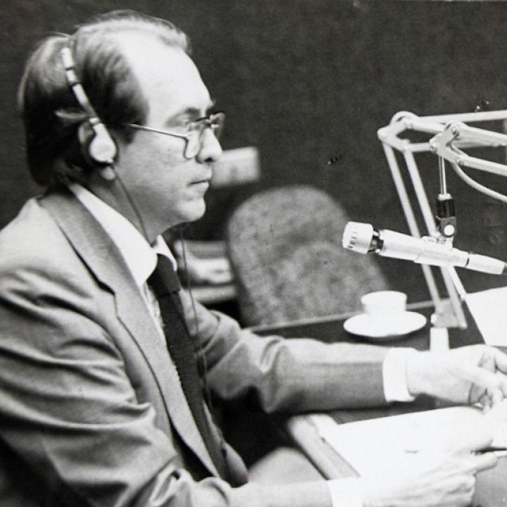 Julio Nieto Bernal, una de las voces claves en la historia de la radio colombiana. Foto: Archivo Colprensa.