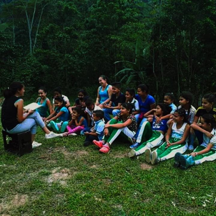 En la vereda San Juan, una tierra que lee la paz, el futuro está a la vuelta de una página.