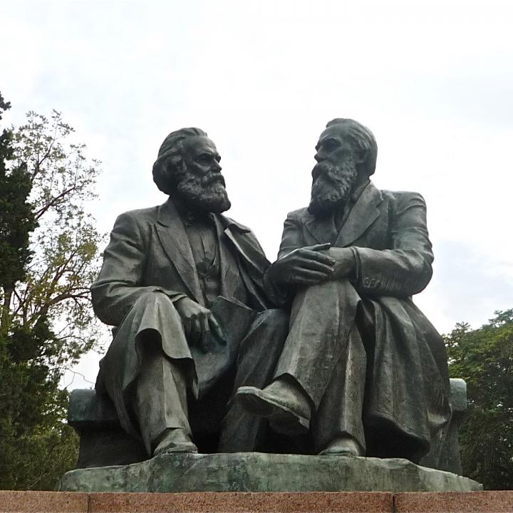 Foto: Ismael Rodríguez Gómez / Monumento en la ciudad de Bishkek (Kirguistán)