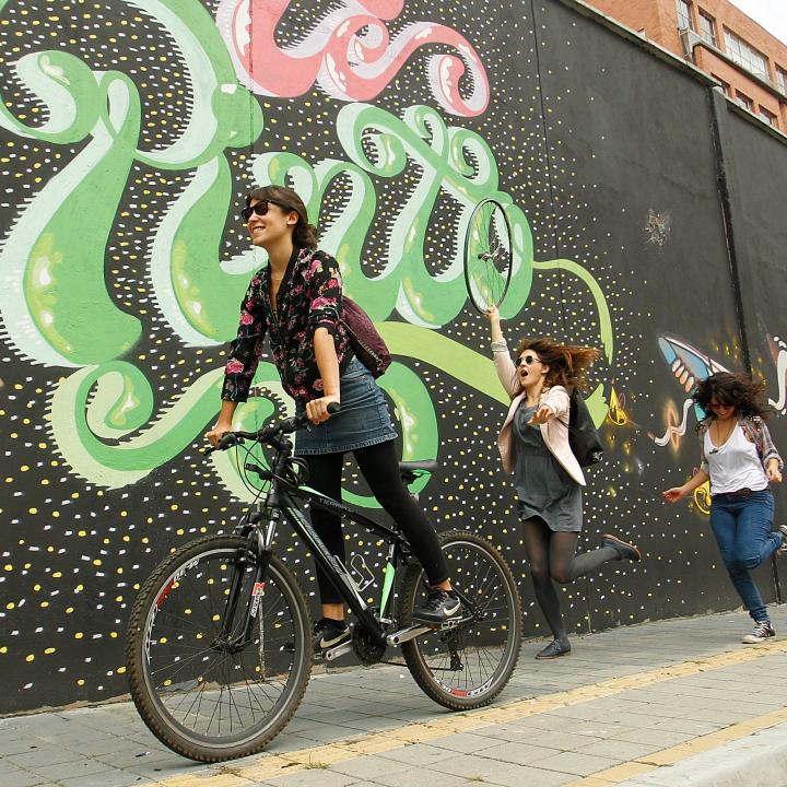 Mujeres en bici enamoran