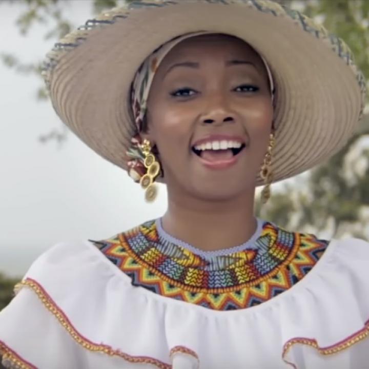 Nidia Góngora - Imagen del video musical 'Demos el primer paso'.