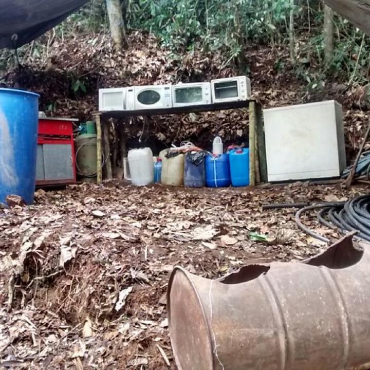 Insumos Quimicos Utilizados Para Procesar Cocaina Ya No Se Importan Desde La Selva Colombiana Los Producen Radio Nacional De Colombia