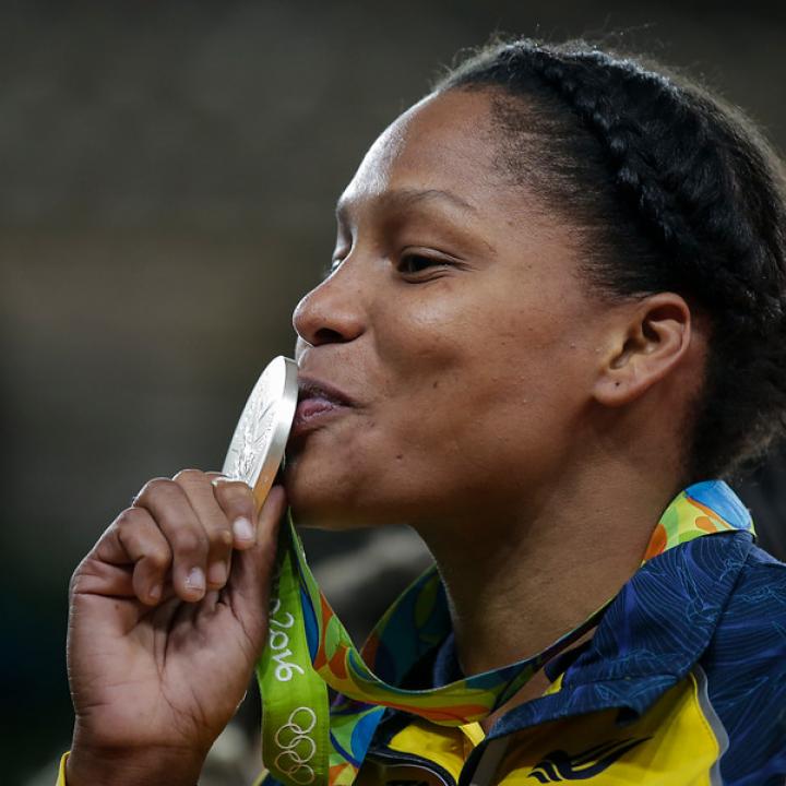 Los primeros pasos de Yuri Alvear Radio Nacional de Colombia