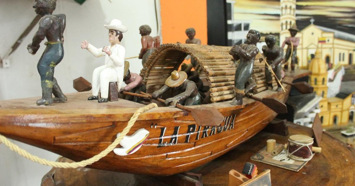 La piragua de Guillermo Cubillos en miniatura por un 