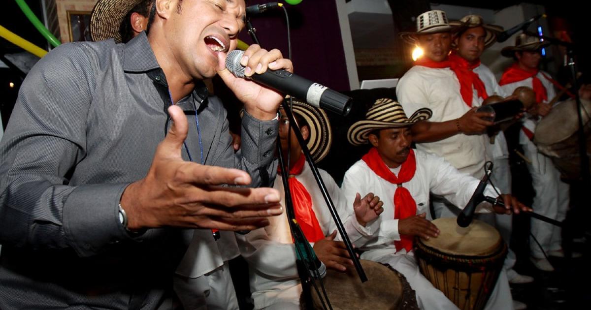 Checo Acosta 30 Anos De Carrera En Pleno Carnaval Radio Nacional De Colombia