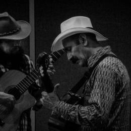 Los adagios-Rubiel Pinillo con Carlos Elliot Jr. Los adagios-Rubiel Pinillo con Carlos Elliot Jr.